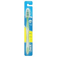 Зубна щітка Oral-B 40 Fresh Strong Medium