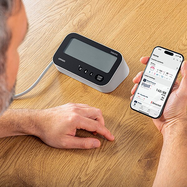 Тонометр автоматичний з манжетою на плече OMRON M4 Connect AFib (Японія)