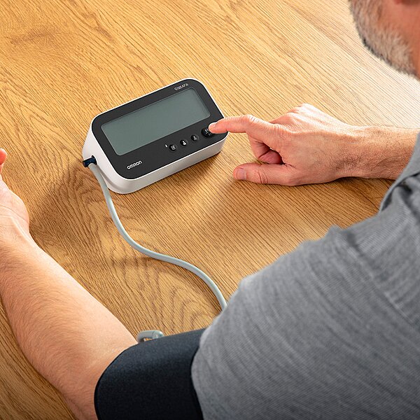 Тонометр автоматичний з манжетою на плече OMRON M4 Connect AFib (Японія)