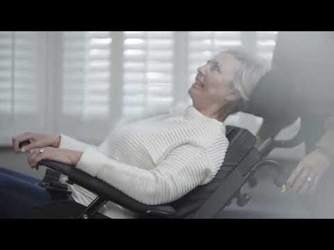 Відео Багатофункціональне крісло колісне Invacare Rea Clematis (Франція)